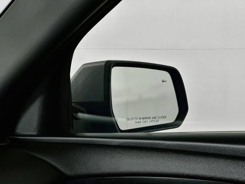 Used 2023 Chevrolet Traverse RS FWD image 25