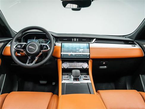 Used 2026 Jaguar F-PACE R-Dynamic S AWD/4WD image 18
