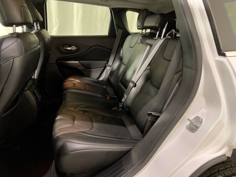 Used 2021 Jeep Cherokee Latitude Lux w/ Sun & Sound Group image 25