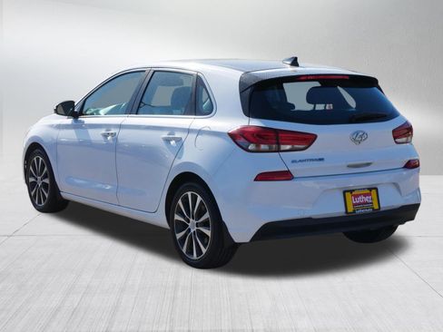 Used 2018 Hyundai Elantra GT w/ Tech Package 03 FWD image 5