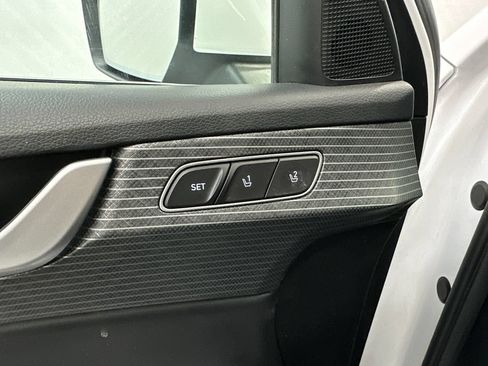 Used 2024 Hyundai Palisade Limited FWD image 10