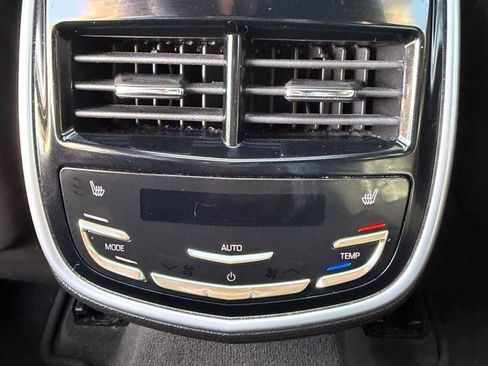 Used 2013 Cadillac XTS Platinum image 27