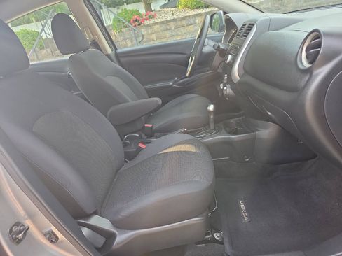 Used 2013 Nissan Versa FWD image 24