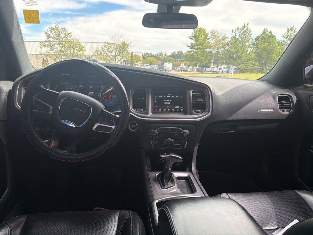 Used 2020 Dodge Charger SXT w/ Leather Interior Group RWD image 13