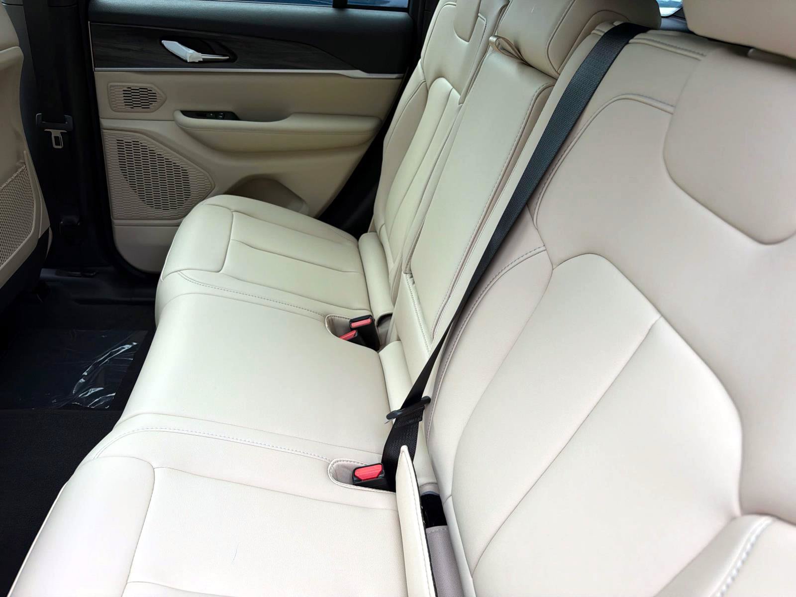 New 2027 Jeep Grand Cherokee Limited AWD/4WD image 6