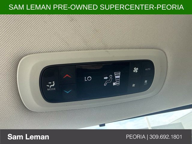 Used 2024 Chrysler Pacifica Touring-L FWD image 15
