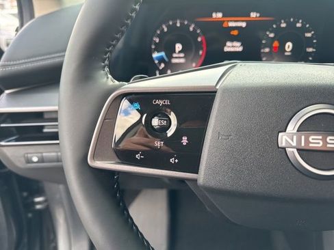 Used 2025 Nissan Murano SV image 12