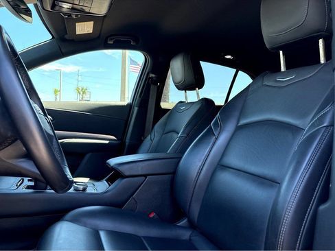 Used 2025 Cadillac XT4 Premium Luxury FWD image 13