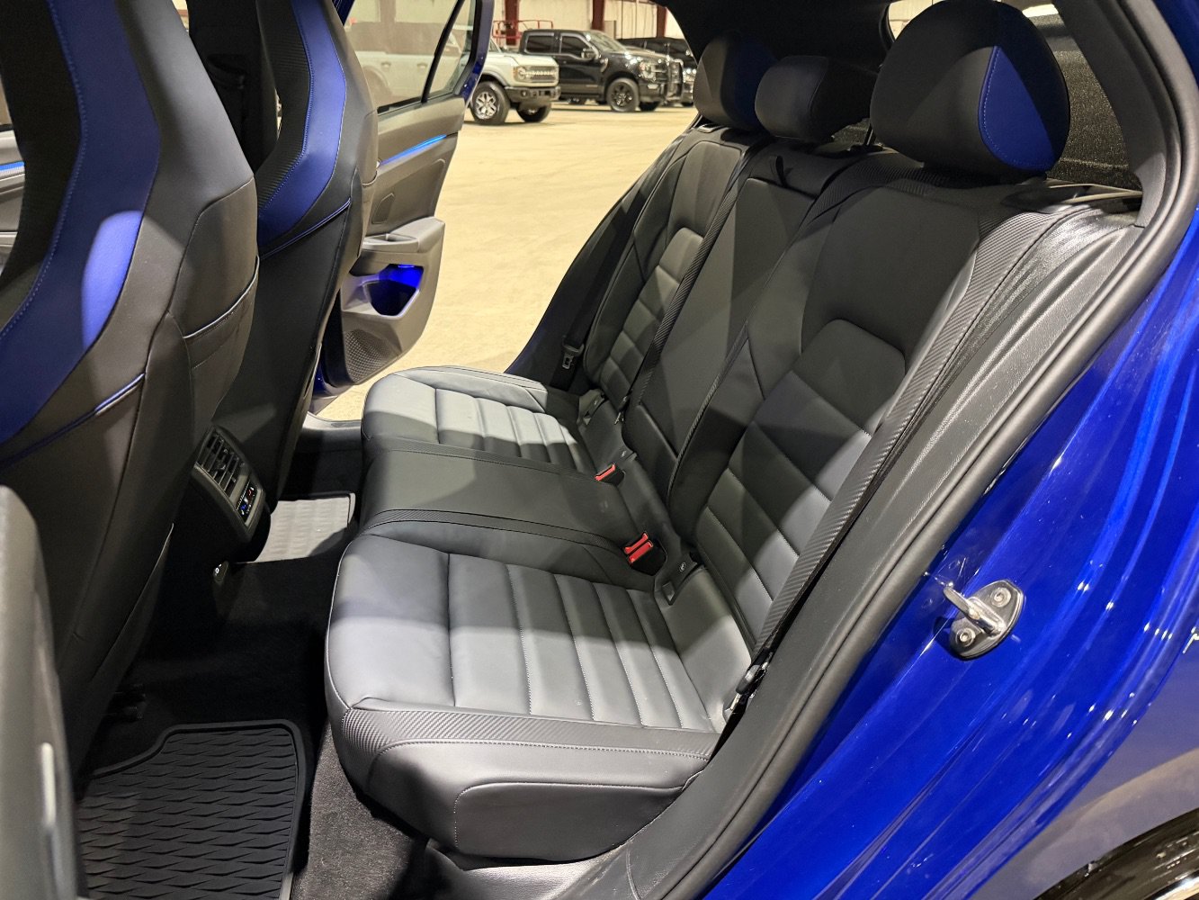 Used 2024 Volkswagen Golf R AWD/4WD image 18