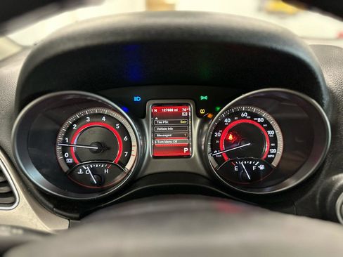 Used 2018 Dodge Journey Crossroad w/ Nav & Sun Group FWD image 18