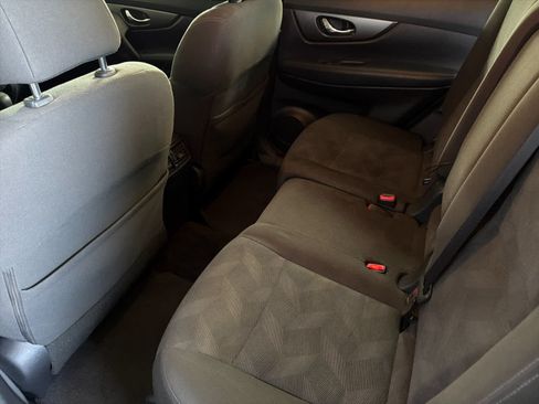 Used 2016 Nissan Rogue SV FWD image 4