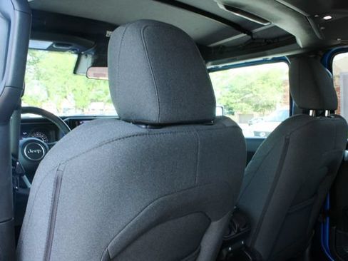 Used 2025 Jeep Wrangler Unlimited Sport AWD/4WD image 29