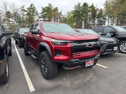 Used 2024 Chevrolet Colorado ZR2 w/ ZR2 Convenience Package III AWD/4WD image 2