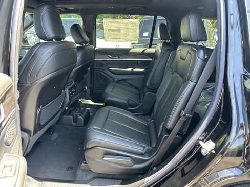 New 2026 Jeep Grand Cherokee L Limited AWD/4WD image 26