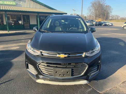 Used 2020 Chevrolet Trax LT w/ LT Convenience Package image 8
