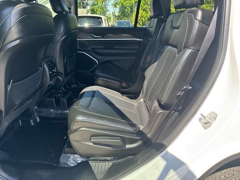 Used 2021 Jeep Grand Cherokee L Limited AWD/4WD image 13