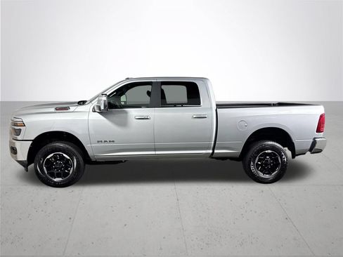 New 2026 RAM 2500 Laramie AWD/4WD image 9