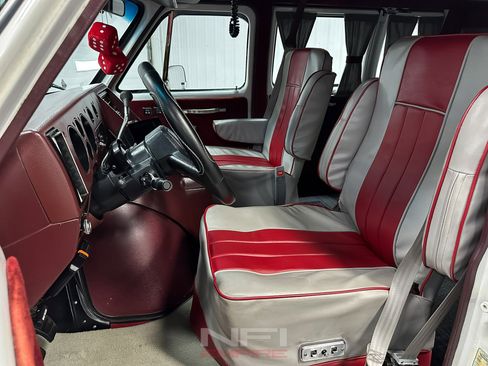 Used 1986 Chevrolet G20 image 24