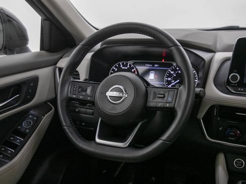 Used 2023 Nissan Rogue SL AWD/4WD image 14