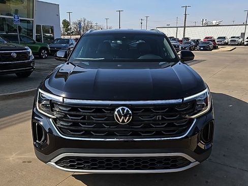 New 2026 Volkswagen Atlas Cross Sport SE FWD image 2