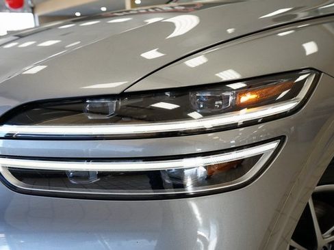 Used 2022 Genesis GV70 2.5T w/ Advanced Package image 23