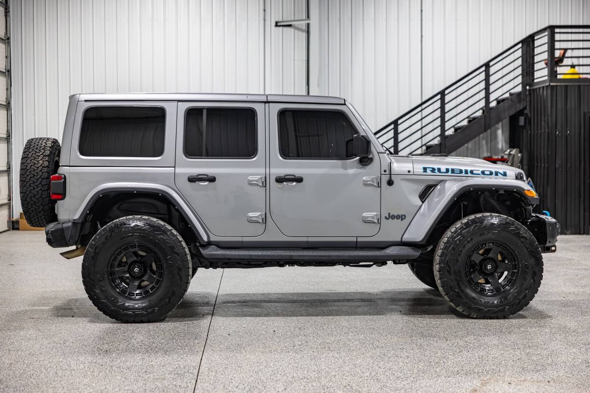 Used 2021 Jeep Wrangler Unlimited Rubicon 4xe w/ Steel Bumper Group AWD/4WD image 6