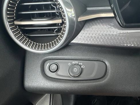 New 2026 Chevrolet Trax ACTIV w/ Sunroof Package FWD image 3