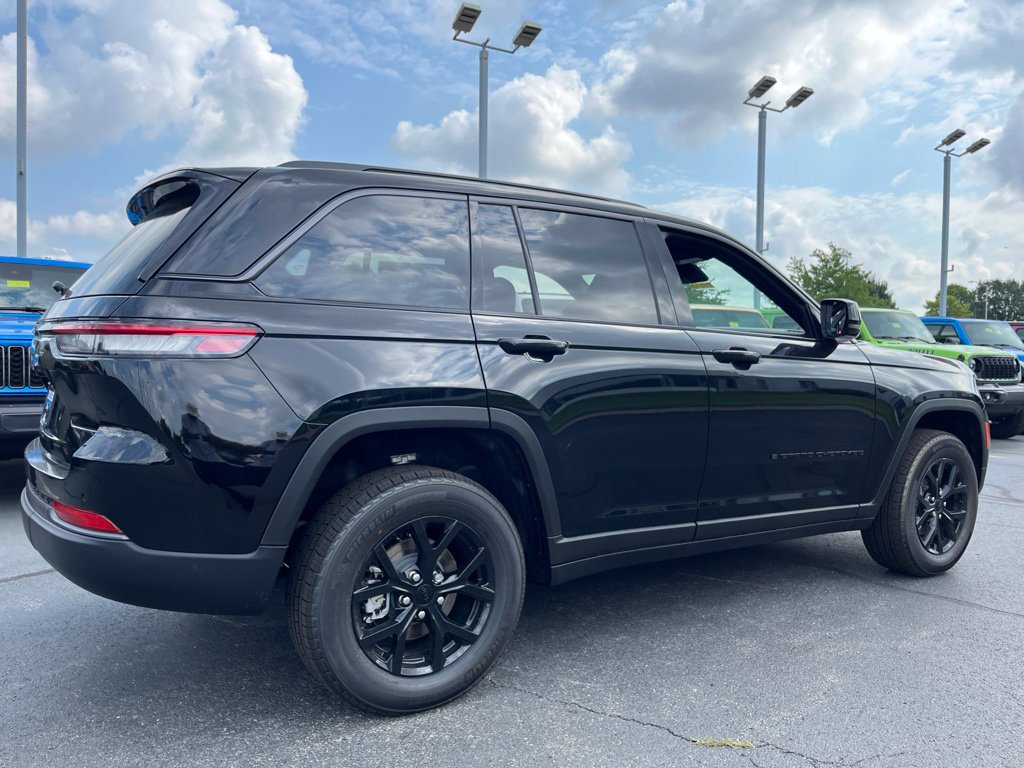 New 2026 Jeep Grand Cherokee Altitude AWD/4WD image 41