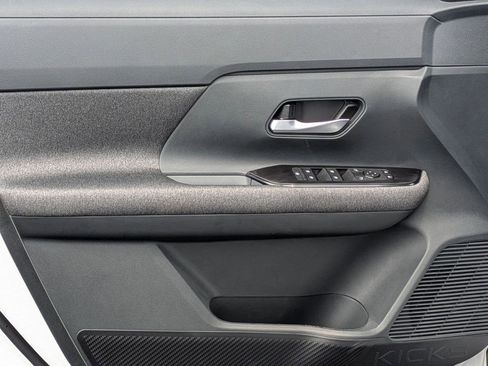New 2025 Nissan Kicks SV w/ SV Premium Package image 7