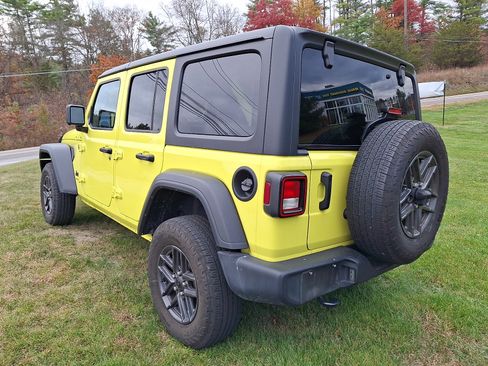 Used 2024 Jeep Wrangler Sport S image 7