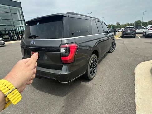 Used 2021 Ford Expedition Max Limited RWD image 4