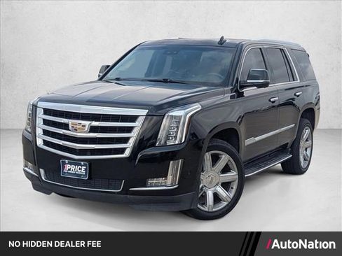 Used 2017 Cadillac Escalade Luxury RWD image 1