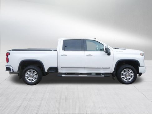 Used 2025 Chevrolet Silverado 3500 High Country w/ Technology Package image 8