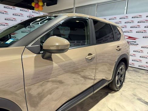 Used 2025 Nissan Rogue SV image 6