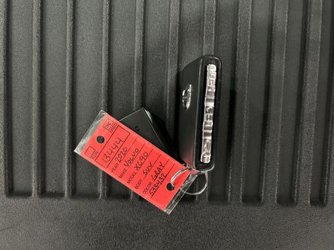 Used 2020 Volvo XC90 T6 Momentum image 40