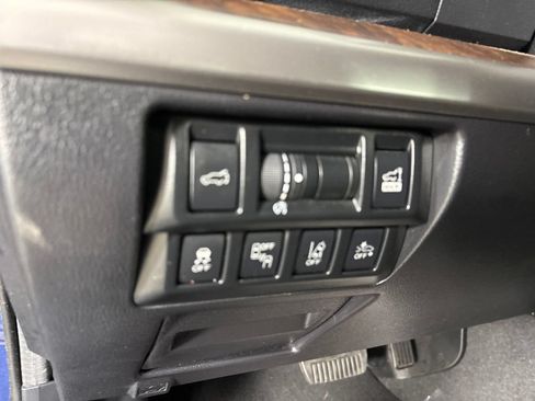 Used 2019 Subaru Outback 2.5i Limited w/ Popular Package #2 AWD/4WD image 12