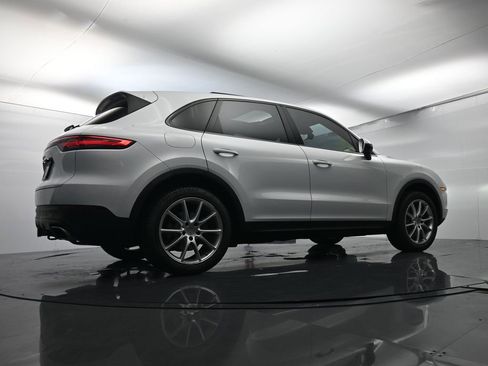 Used 2021 Porsche Cayenne image 49