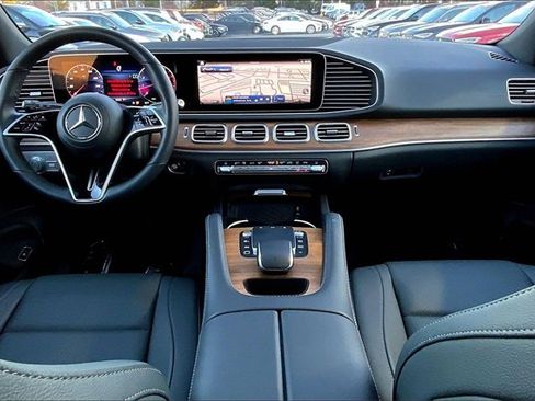 Used 2025 Mercedes-Benz GLE 450 4MATIC image 12