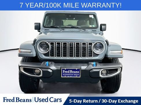 Used 2024 Jeep Wrangler Unlimited Sahara w/ Technology Group AWD/4WD image 2