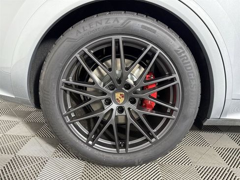 New 2025 Porsche Cayenne GTS image 16