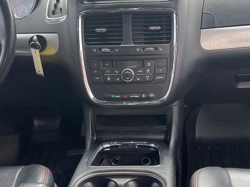 Used 2019 Dodge Grand Caravan GT image 17