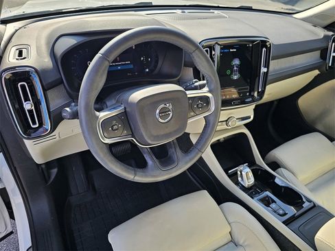 Used 2023 Volvo XC40 B5 Ultimate w/ Protection Package Premier image 15