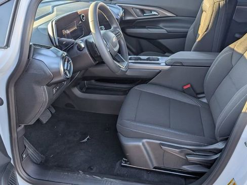 New 2026 Chevrolet Equinox EV LT image 5