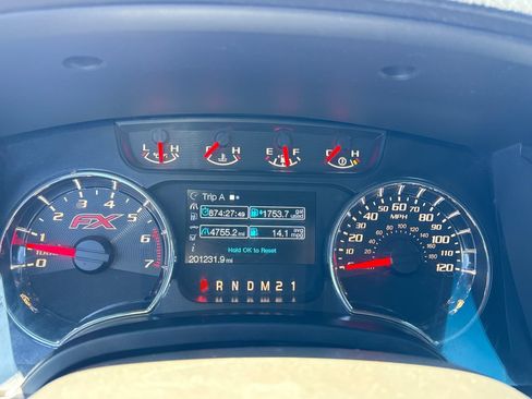 Used 2014 Ford F150 FX4 w/ Equipment Group 402A Luxury AWD/4WD image 19