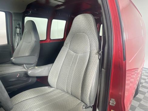 Used 2009 Chevrolet Express 1500 RWD image 22