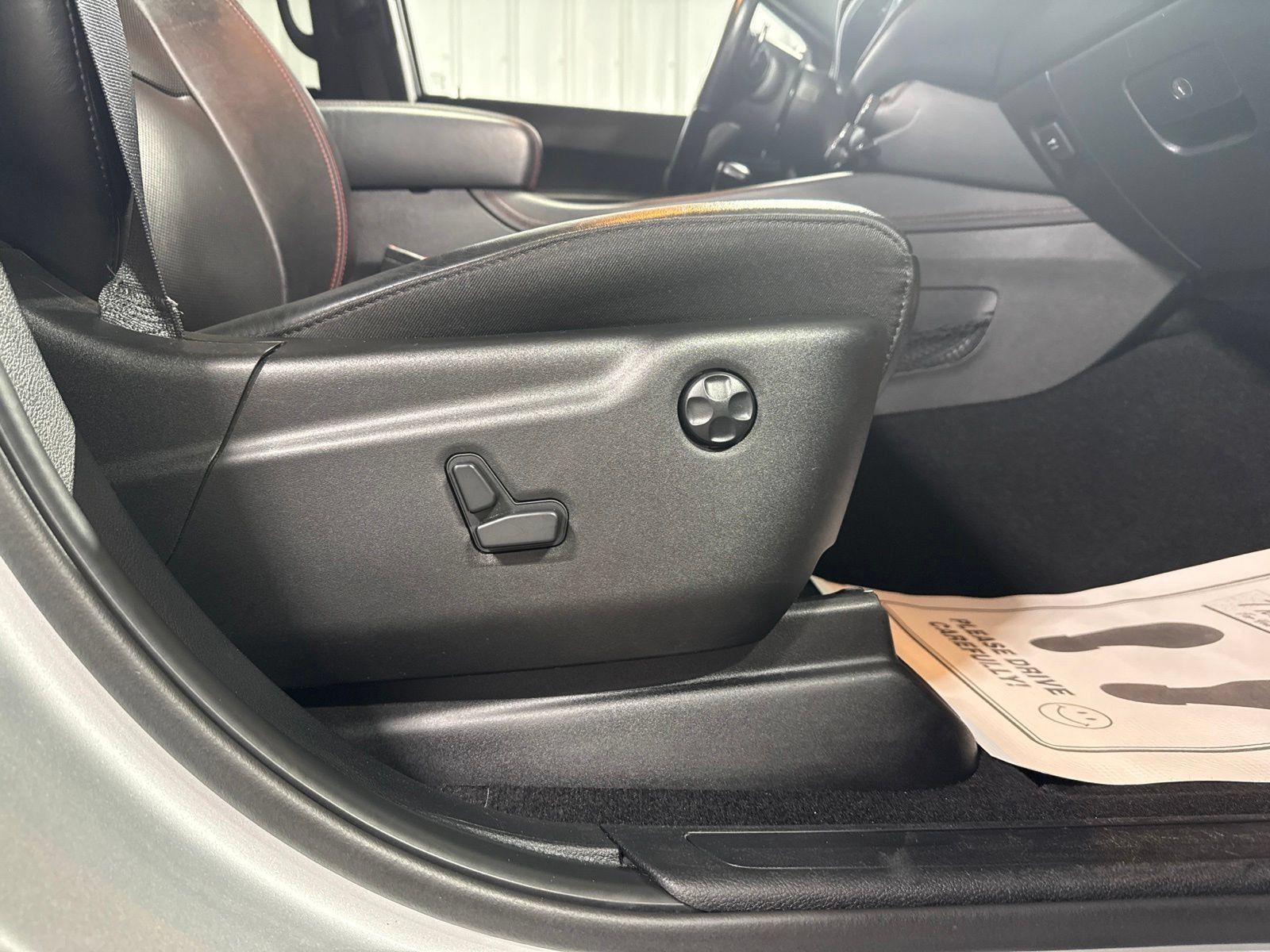 Used 2024 Dodge Durango GT AWD/4WD image 11