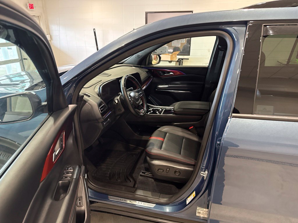 Used 2026 Chevrolet Traverse RS AWD/4WD image 25