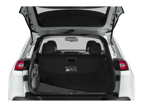 Used 2015 Jeep Cherokee Trailhawk w/ Comfort/Convenience Group AWD/4WD image 16