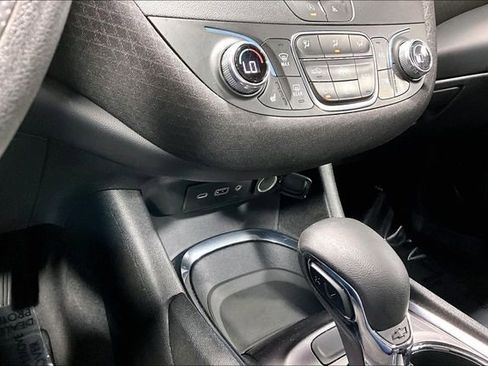 Used 2023 Chevrolet Malibu LT image 15