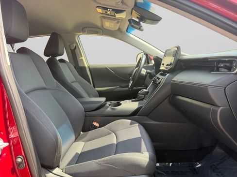 Used 2021 Toyota Venza LE image 36